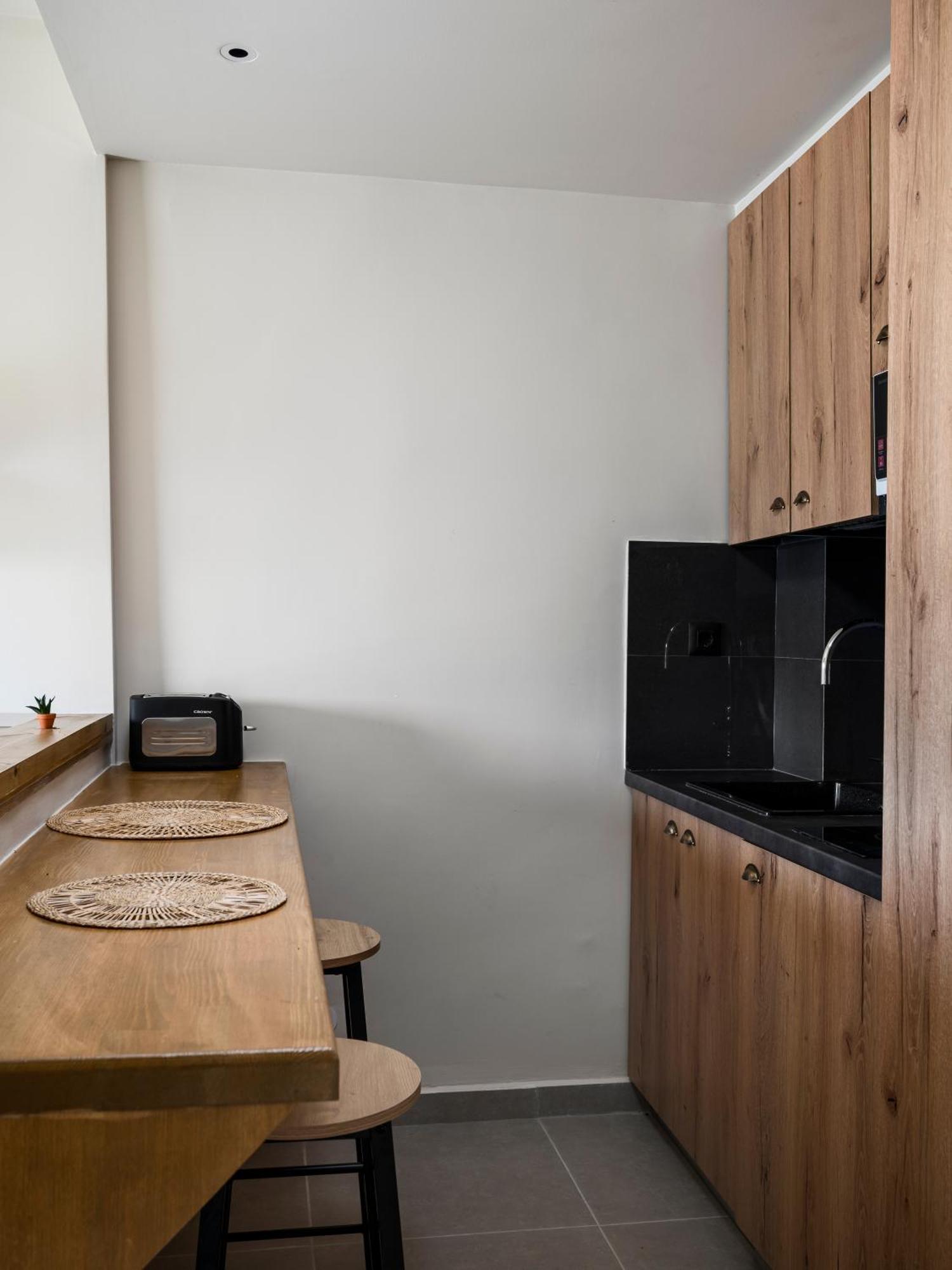 קונטואקלי Loadstar Rooms & Suites מראה חיצוני תמונה